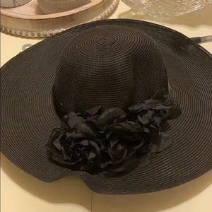 Black sun hat